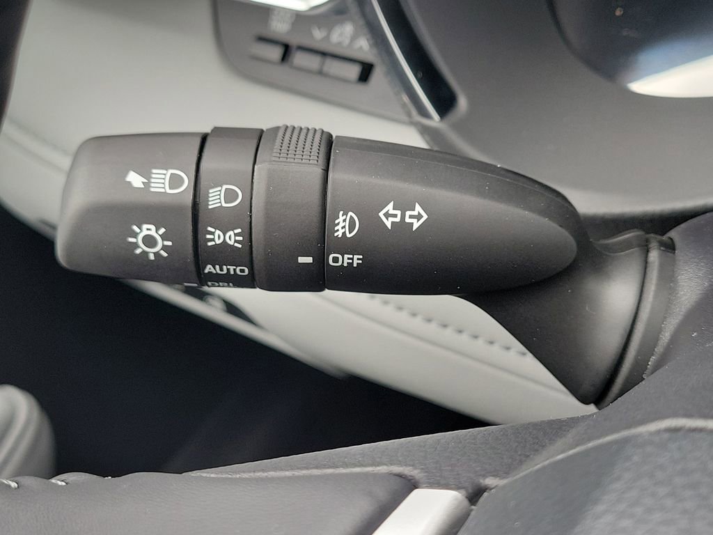 New 2026 Toyota Highlander Platinum image 11