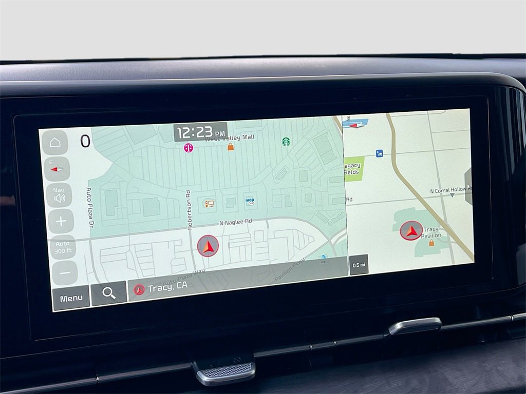 Used 2024 Kia Carnival EX image 13