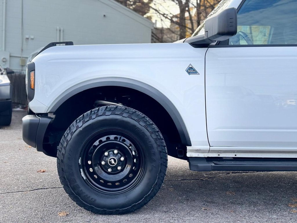 Used 2022 Ford Bronco Black Diamond image 10