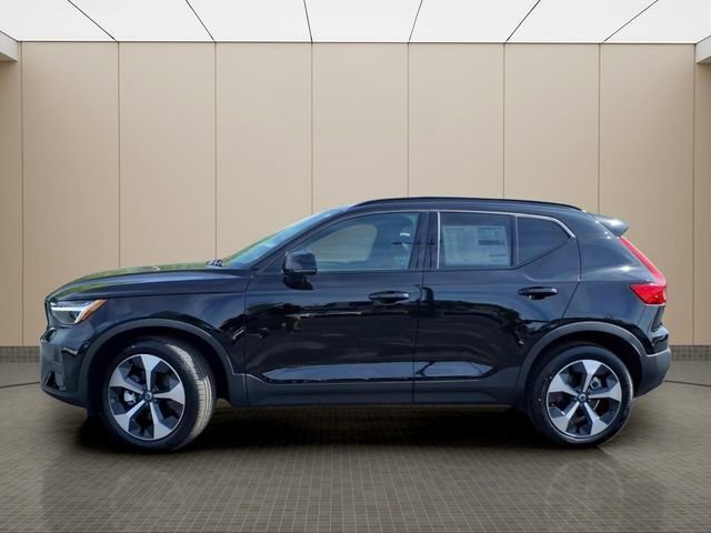 New 2026 Volvo XC40 B5 Core w/ Protection Package Premier AWD/4WD image 5