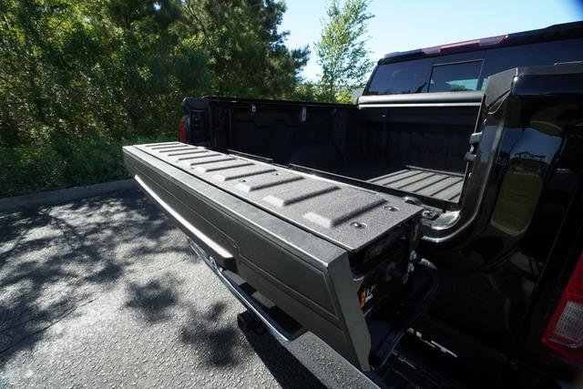 Used 2024 GMC Sierra 1500 SLT w/ SLT Premium Plus Package AWD/4WD image 11