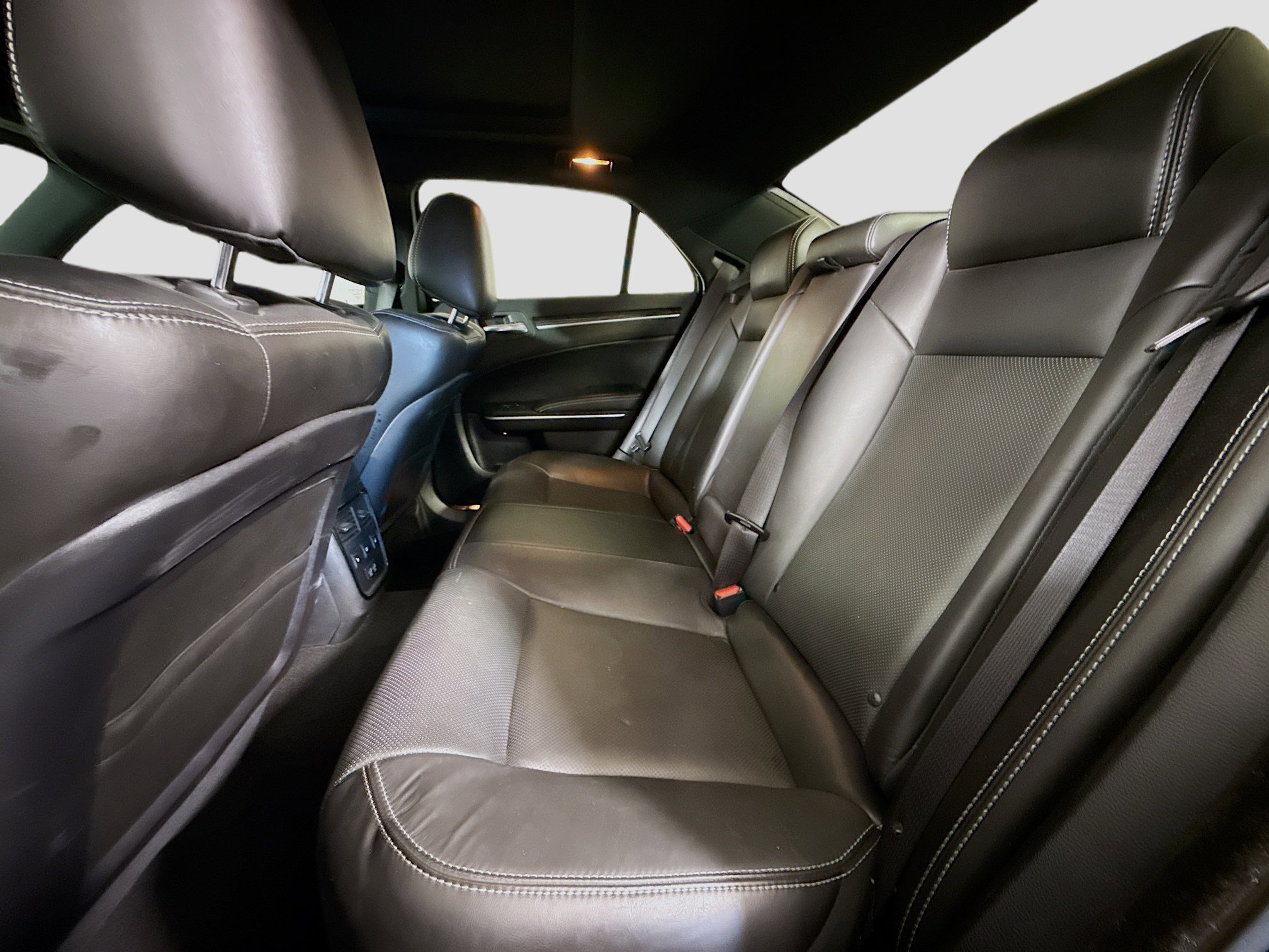 Used 2022 Chrysler 300 S w/ Comfort Group RWD image 25