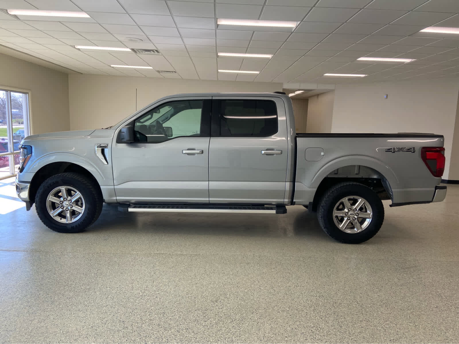 Used 2025 Ford F150 XLT w/ Equipment Group 301A Standard image 9