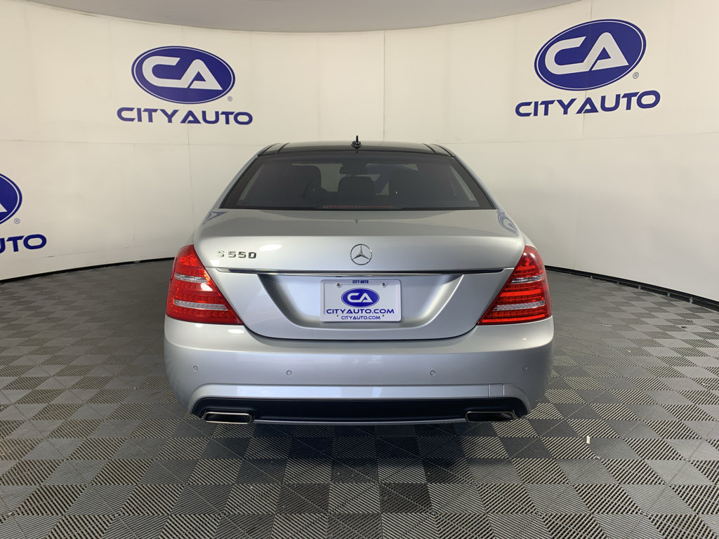 Used 2011 Mercedes-Benz S 550 image 4