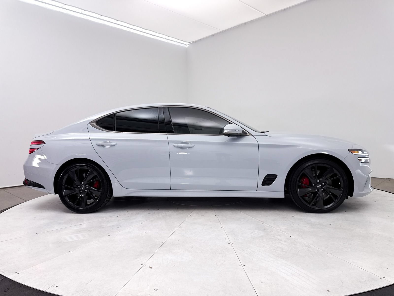 Used 2023 Genesis G70 3.3T w/ Sport Prestige Package RWD image 42
