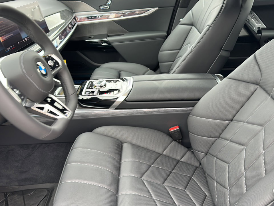 New 2026 BMW 740i RWD image 10