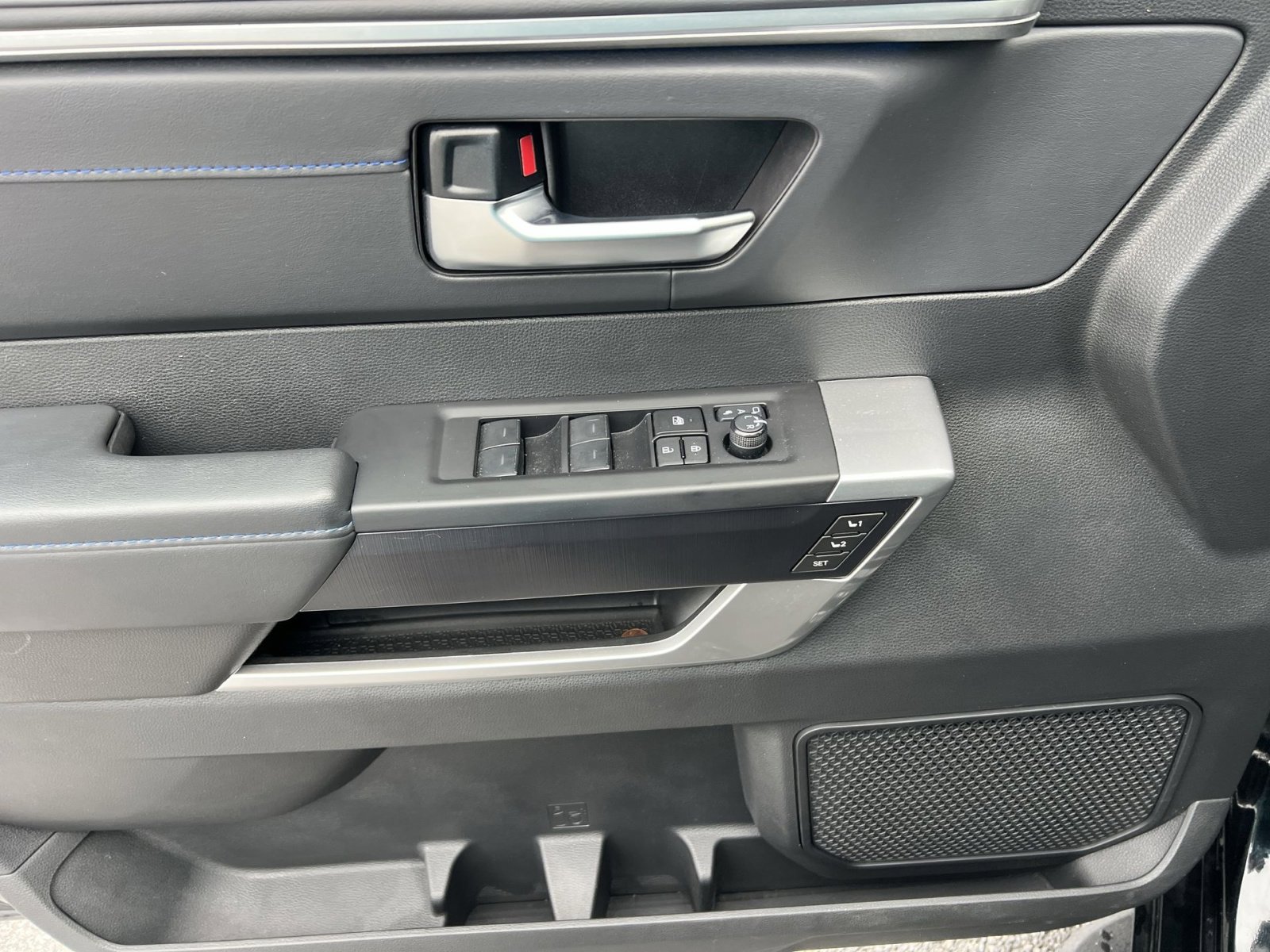 Used 2024 Toyota Sequoia Platinum image 15