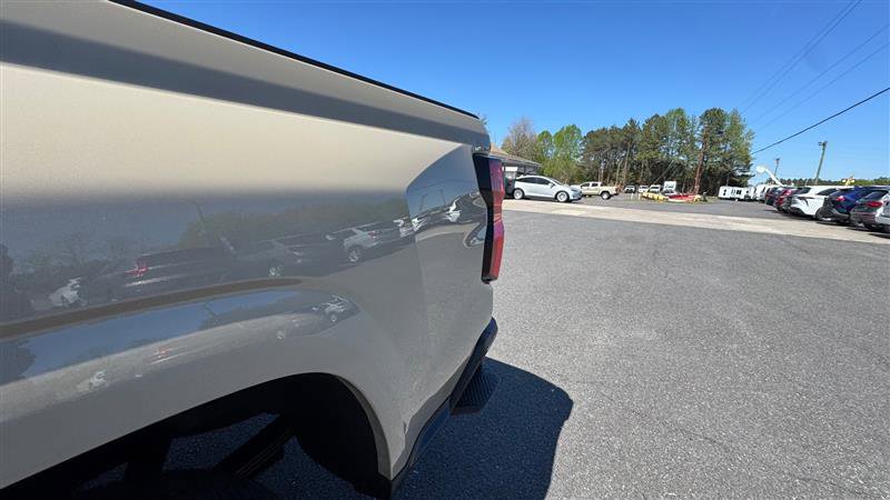 Used 2024 Chevrolet Colorado W/T image 17