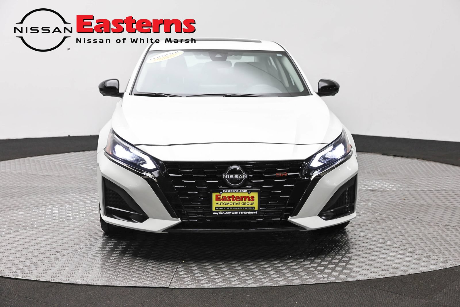 Used 2024 Nissan Altima 2.0 SR FWD image 2