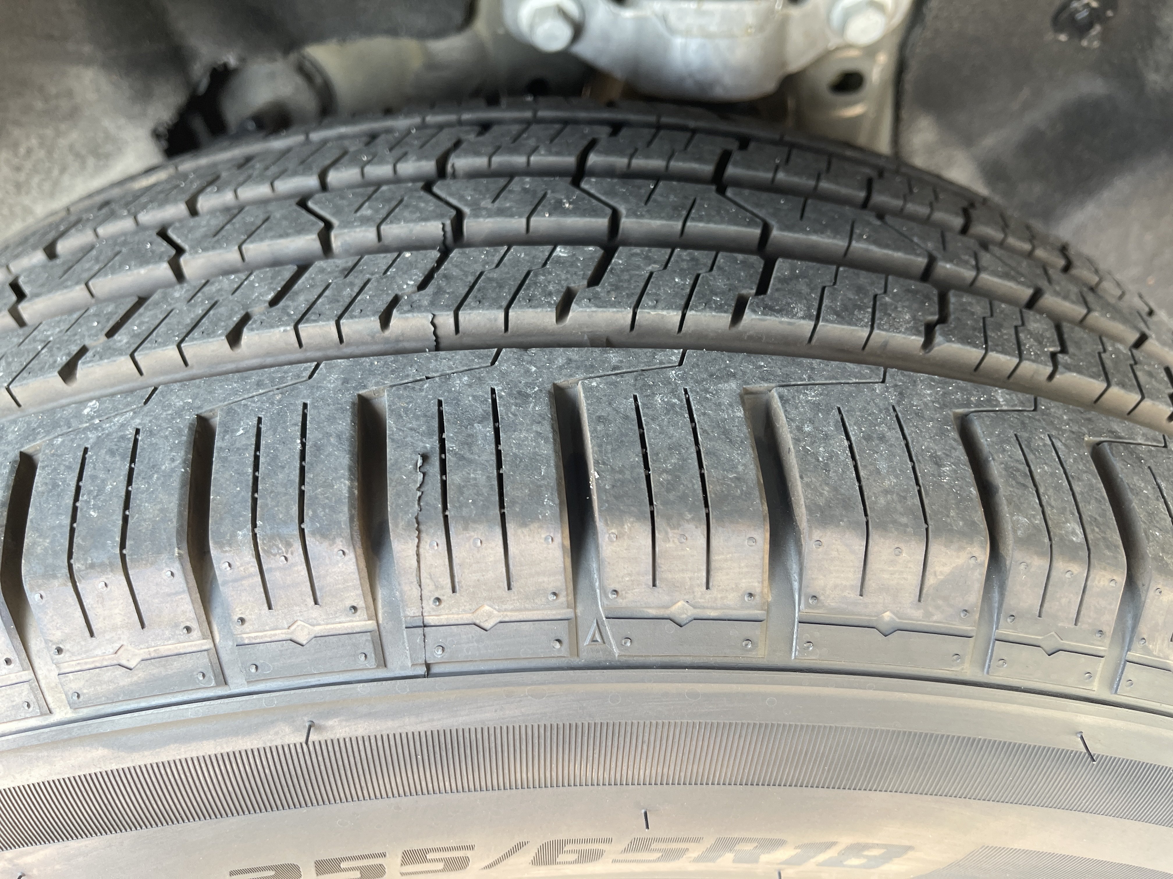 Used 2023 Ford Explorer XLT AWD/4WD image 23