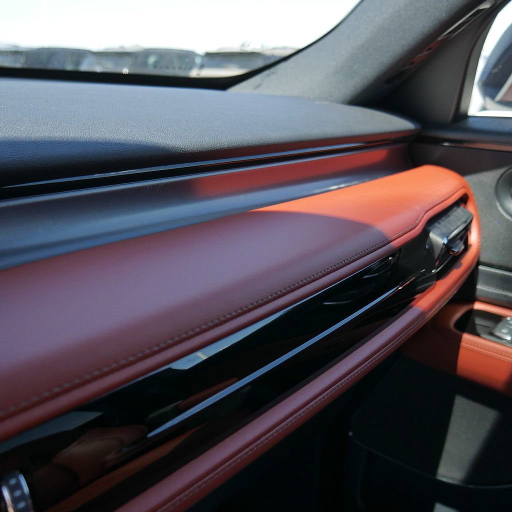 Used 2025 Lincoln Aviator Reserve w/ Illumination Package RWD image 43