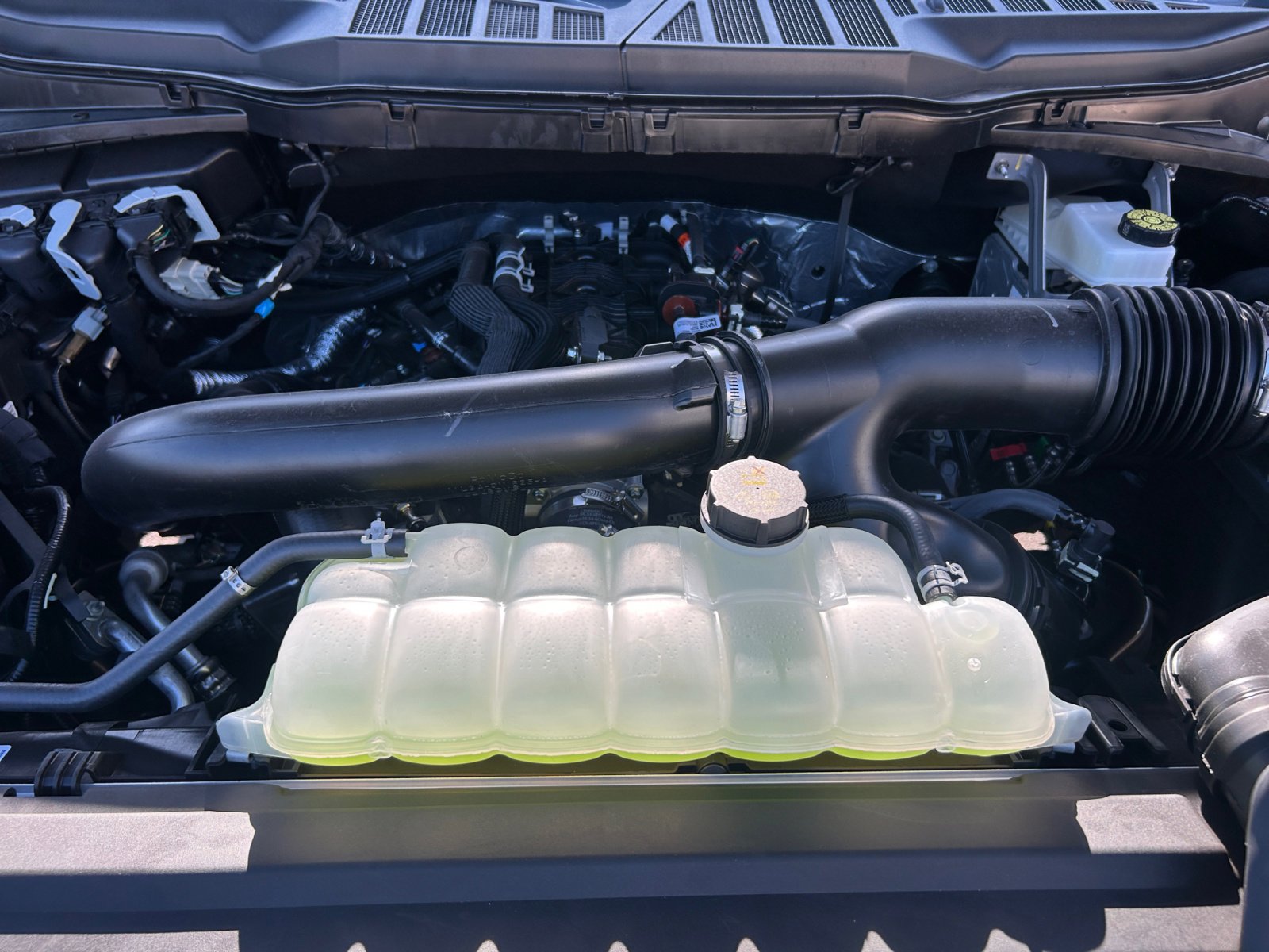 New 2025 Ford F150 Lariat w/ Equipment Group 501A Mid image 21