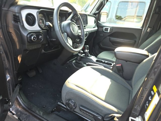 Used 2024 Jeep Wrangler Unlimited Sport AWD/4WD image 6
