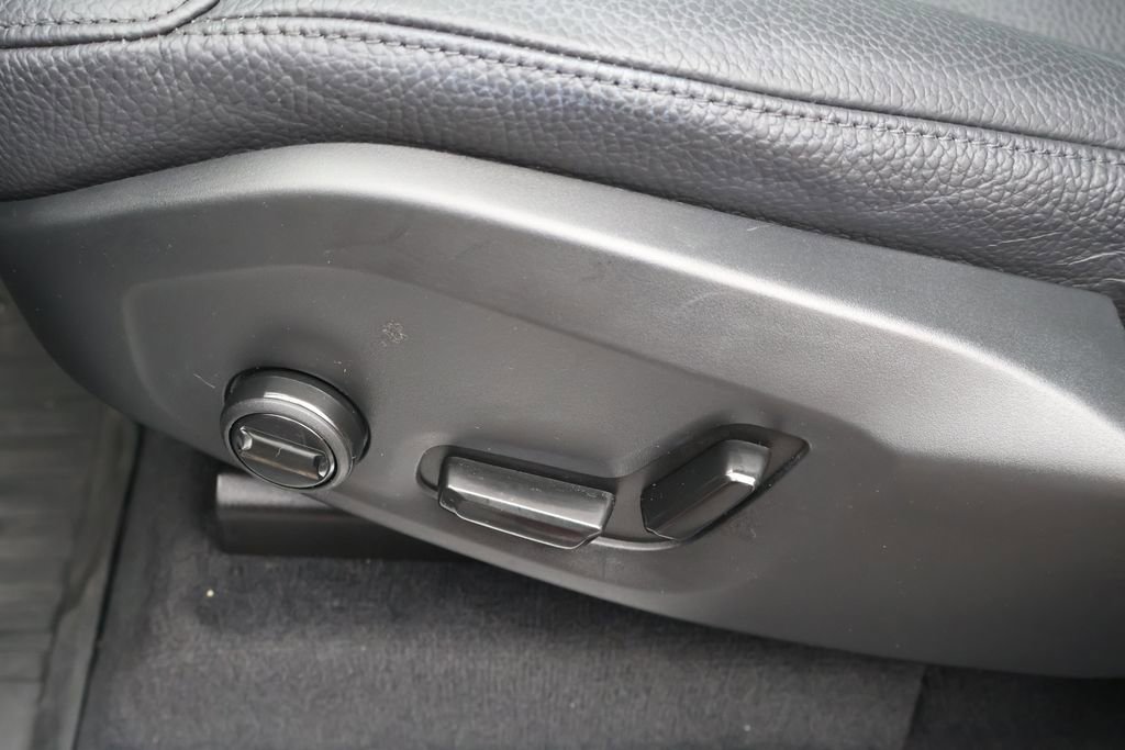 Used 2024 Volvo XC90 B6 Plus w/ Protection Package Premier image 33