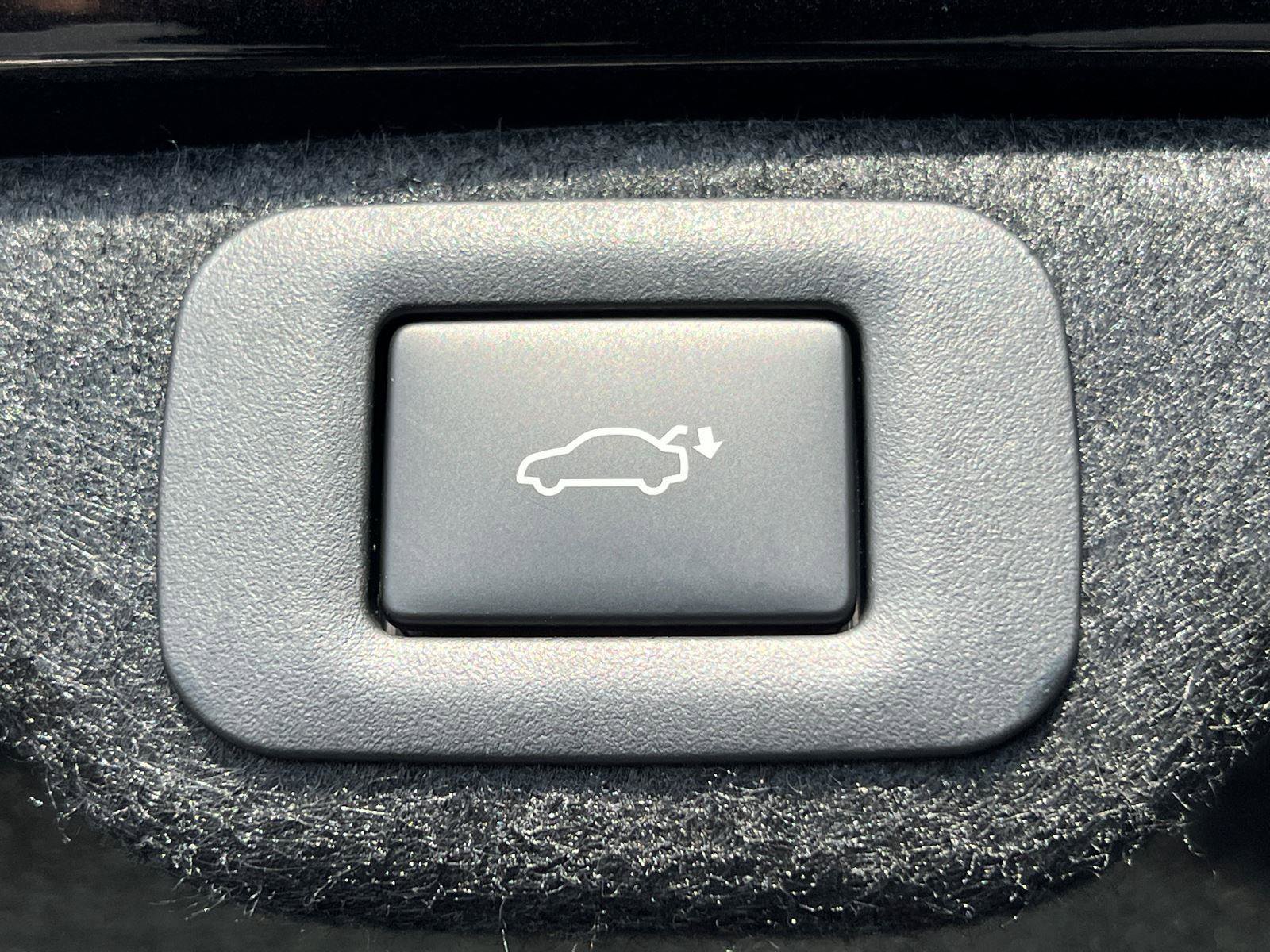 New 2025 Lexus ES 300h w/ Premium Package image 14