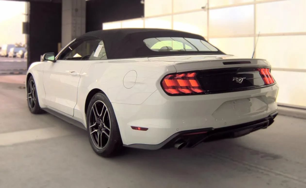 Used 2022 Ford Mustang Premium RWD image 7