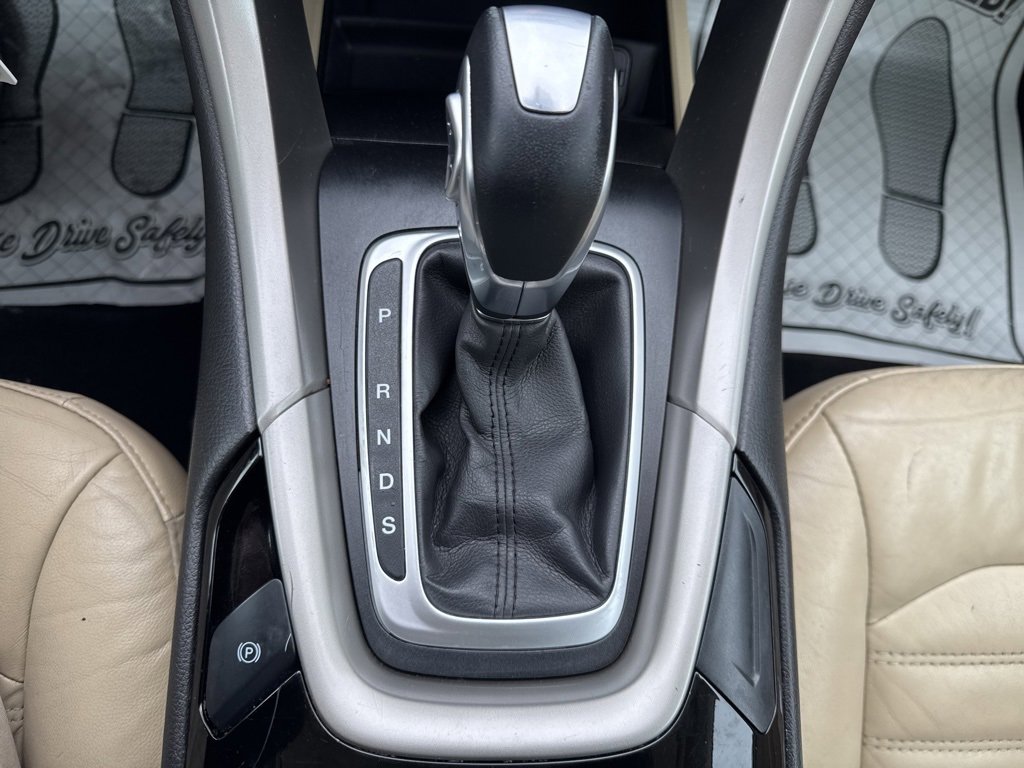 Used 2014 Ford Fusion SE w/ Equipment Group 202A image 16