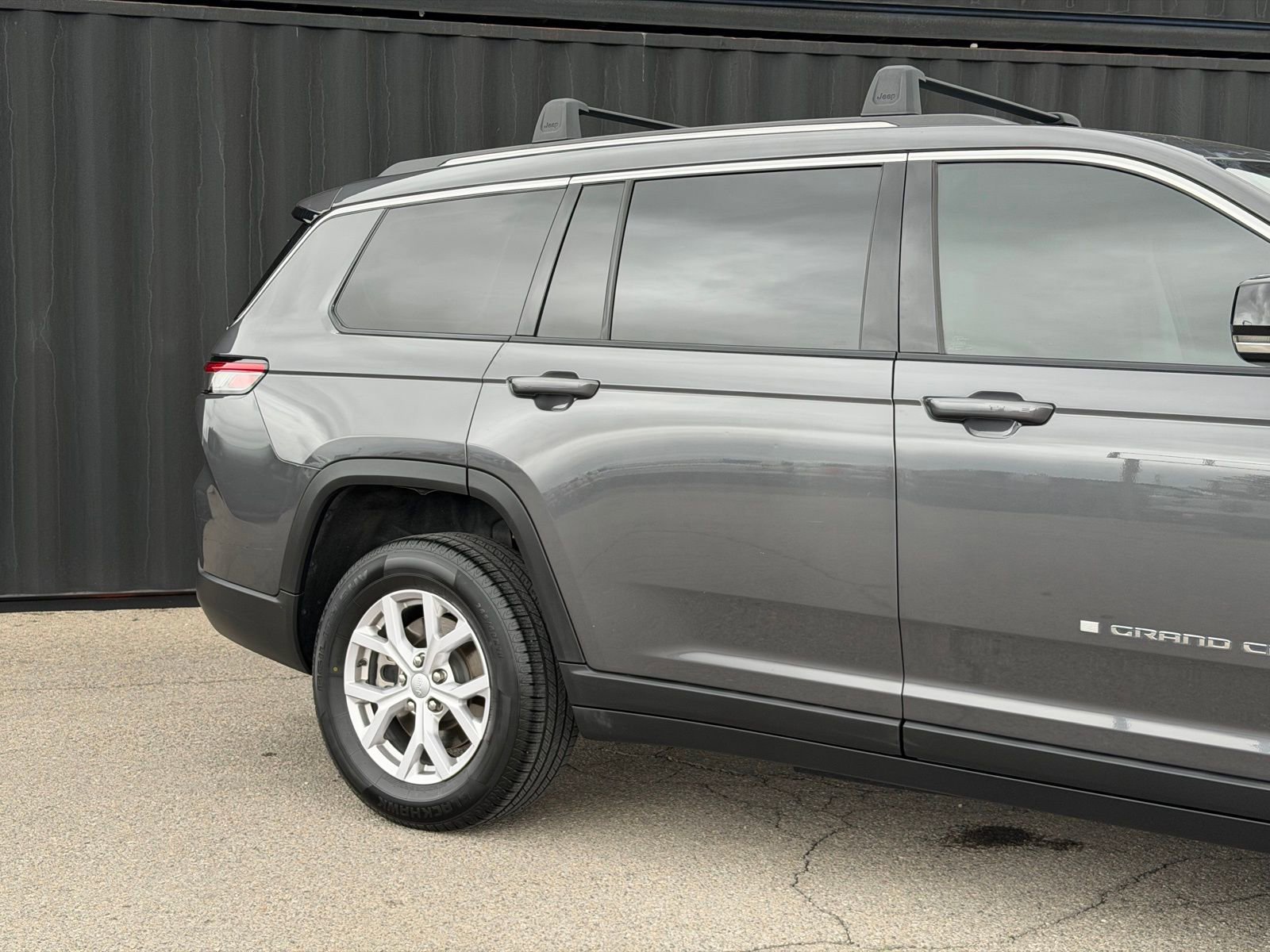 Used 2021 Jeep Grand Cherokee L Limited AWD/4WD image 5