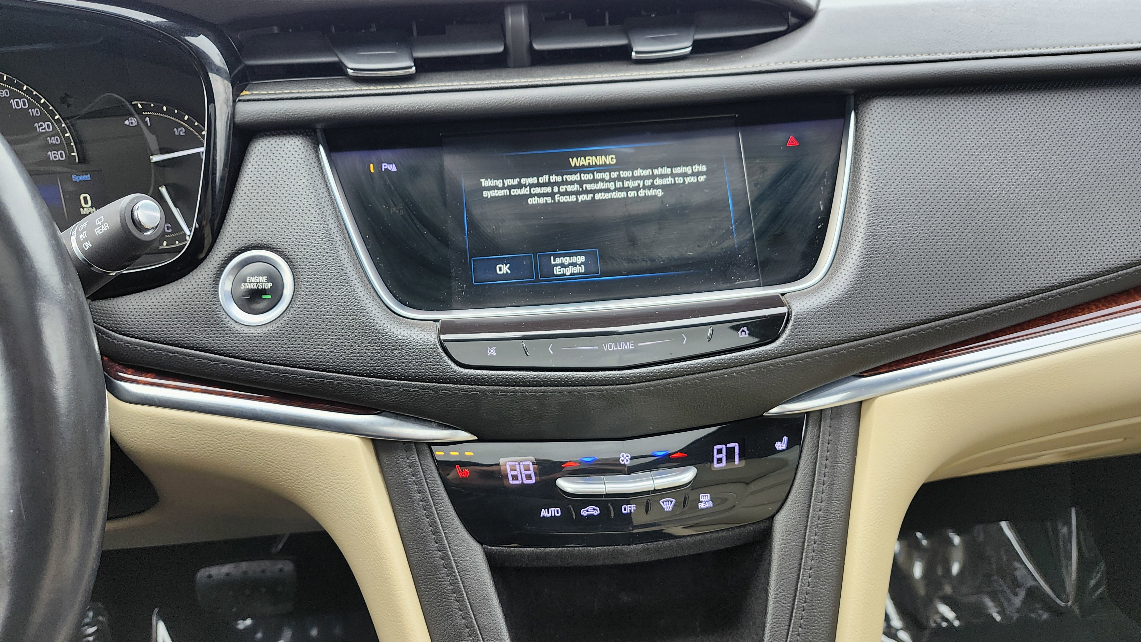 Used 2018 Cadillac XT5 Luxury w/ Driver Awareness Package image 31