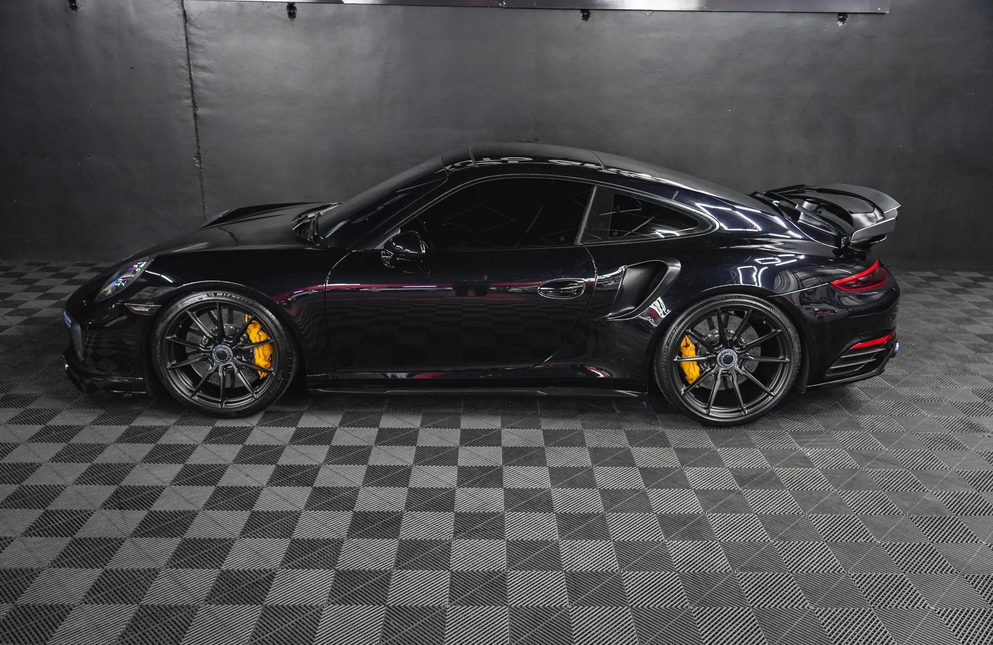 Used 2015 Porsche 911 Turbo S AWD/4WD image 30