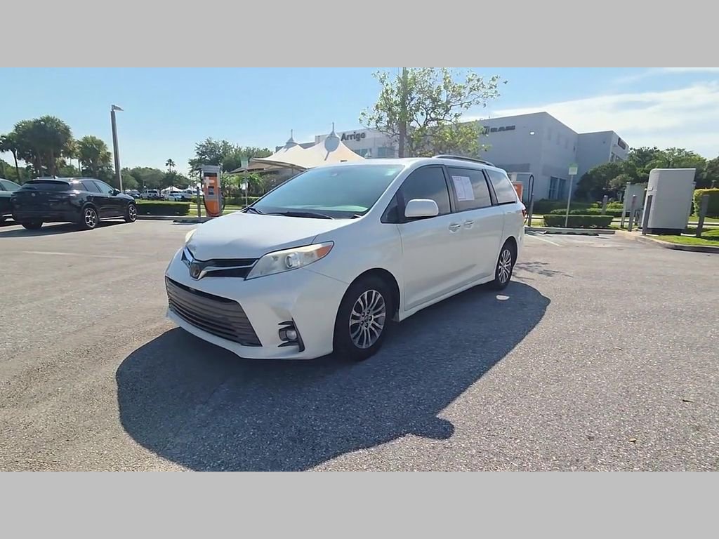 Used 2020 Toyota Sienna XLE FWD image 17