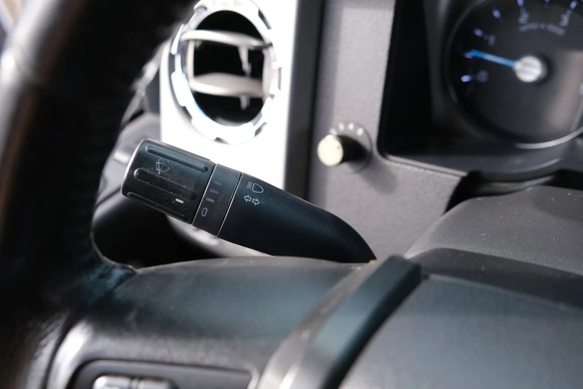 Used 2015 Ford F350 Lariat w/ Lariat Interior Package image 57