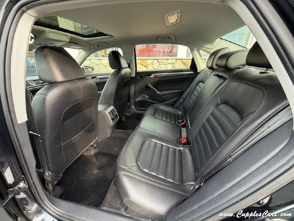 Used 2017 Volkswagen Passat 1.8T SEL Premium FWD image 22