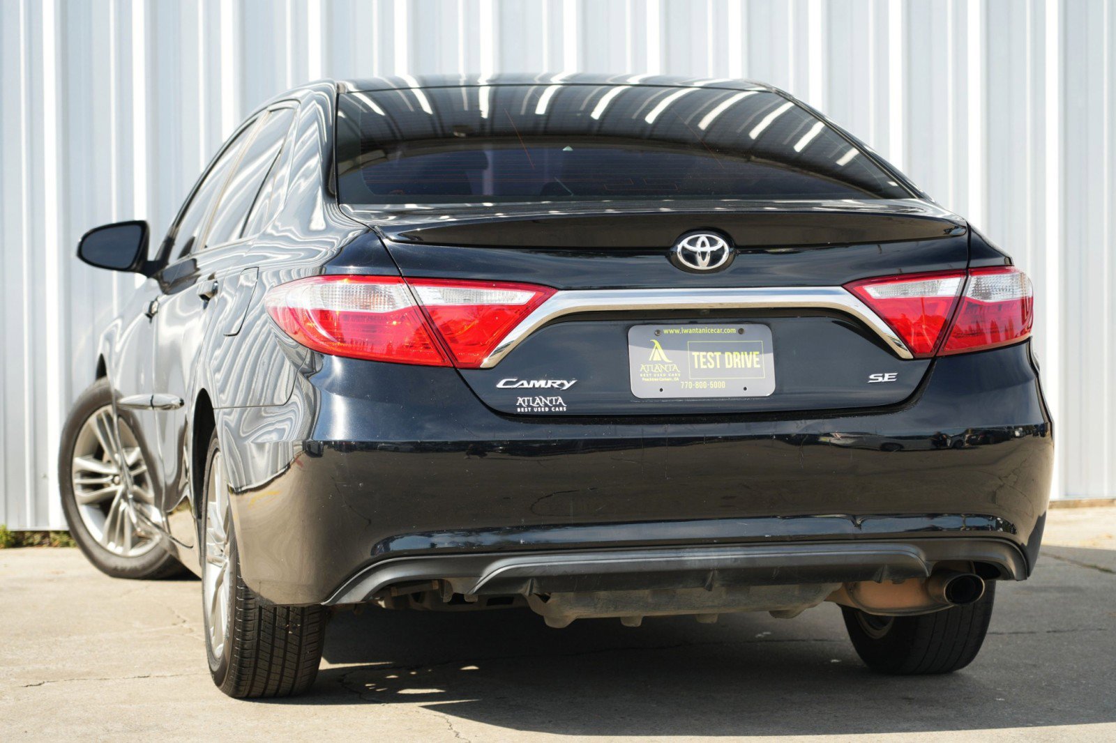 Used 2016 Toyota Camry SE image 5
