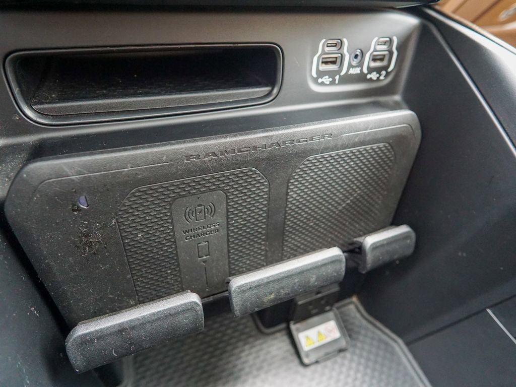 Used 2023 RAM 3500 Limited image 35