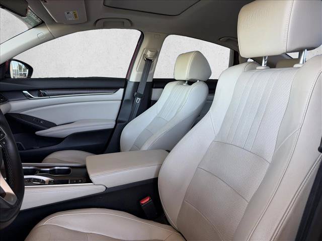 Used 2018 Honda Accord Touring image 9