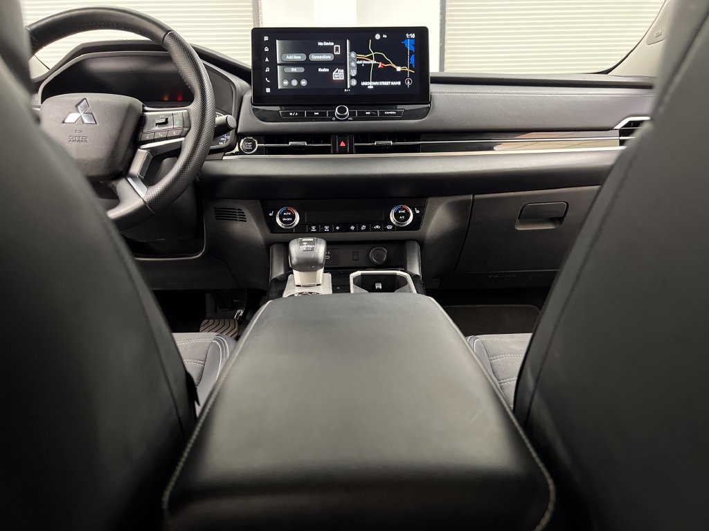 Used 2025 Mitsubishi Outlander SE AWD/4WD image 50