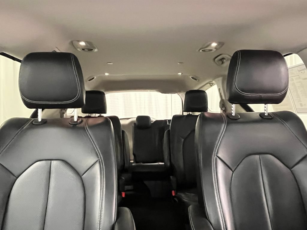 Used 2023 Chrysler Pacifica Touring-L AWD/4WD image 48