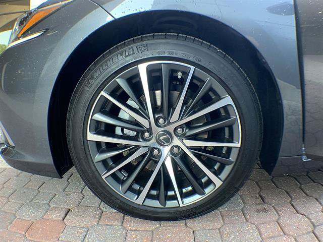 Certified 2022 Lexus ES 350 w/ Premium Package FWD image 10