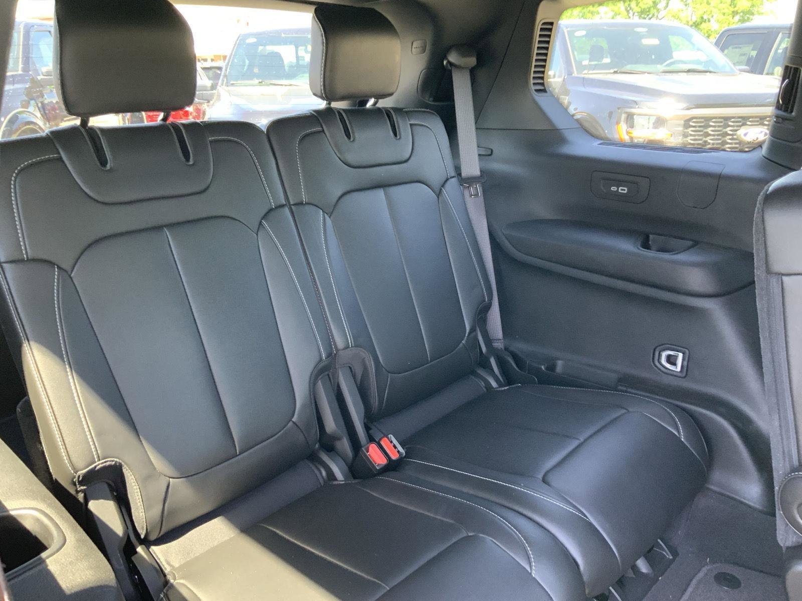 Used 2024 Jeep Grand Cherokee L Limited AWD/4WD image 58