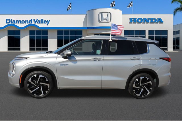 Used 2024 Mitsubishi Outlander 4WD Plug-In Hybrid image 9