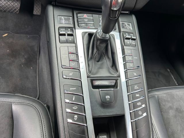Used 2018 Porsche Macan GTS image 25