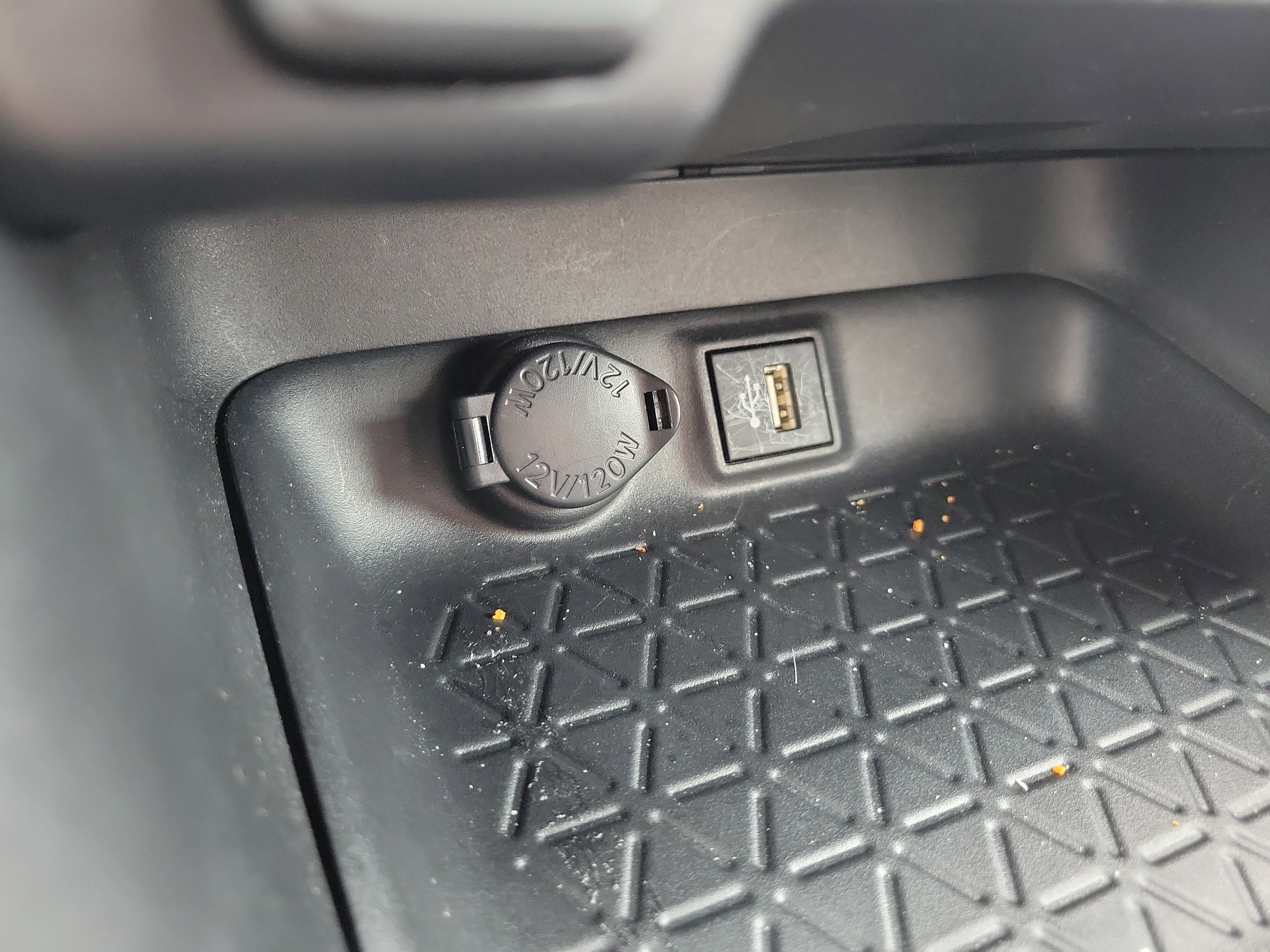 Used 2023 Toyota RAV4 SE image 35