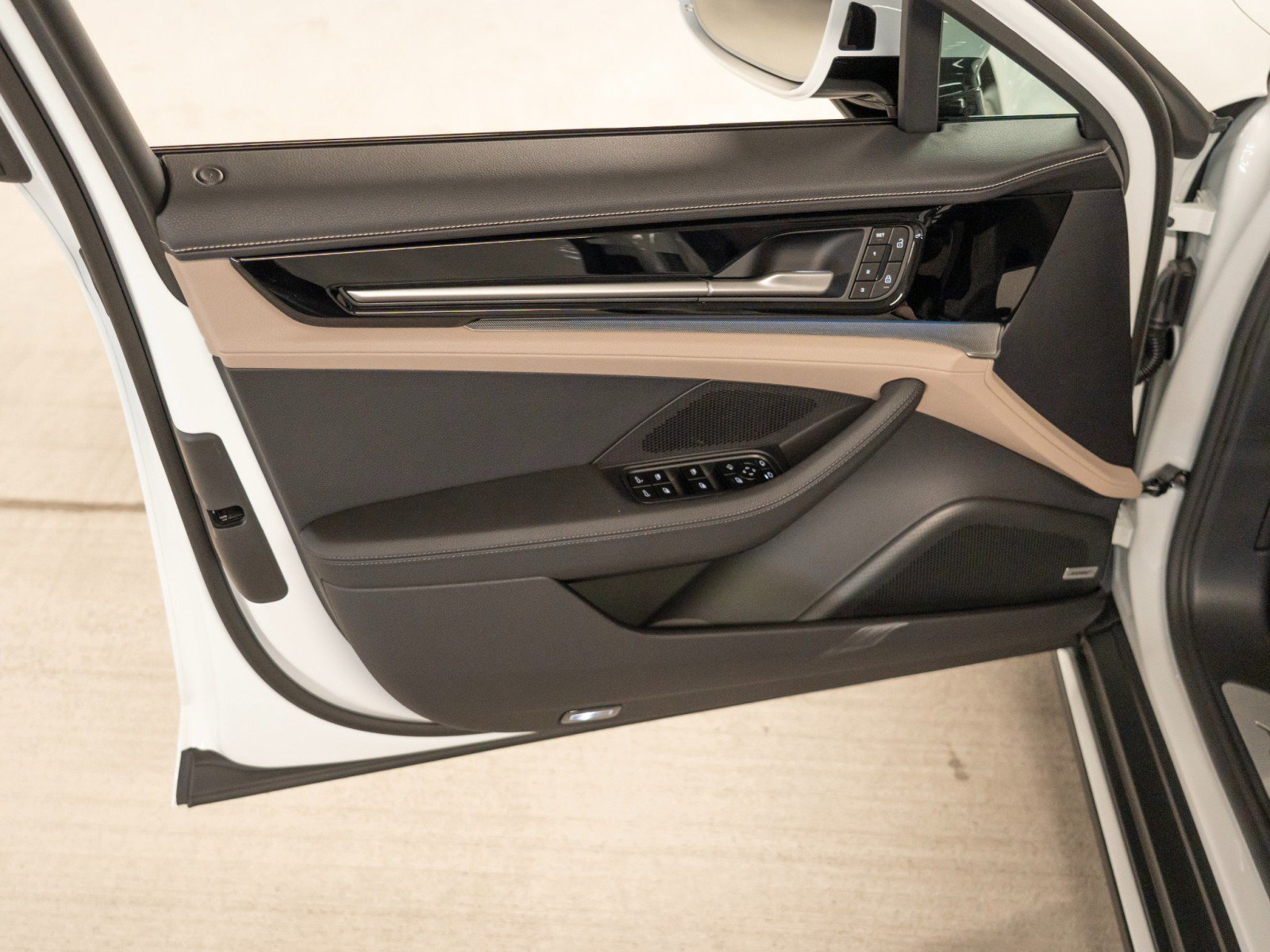 New 2026 Porsche Panamera 4 AWD/4WD image 16