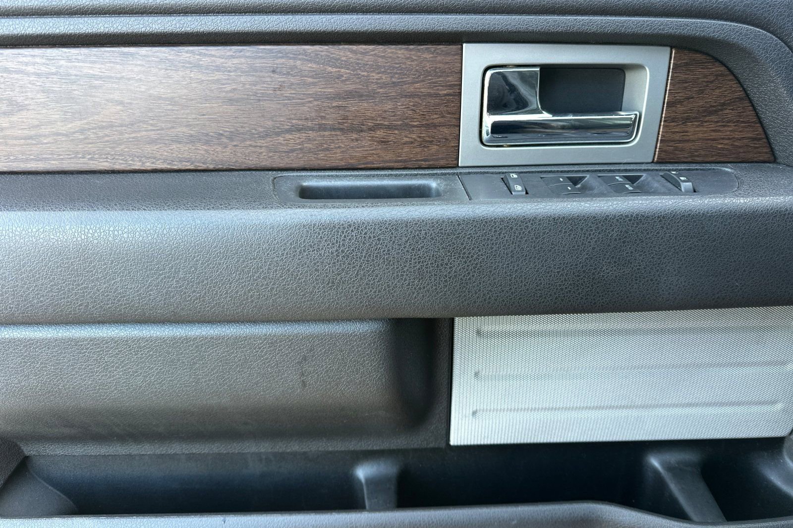 Used 2014 Ford F150 Lariat w/ Equipment Group 501A Mid image 10