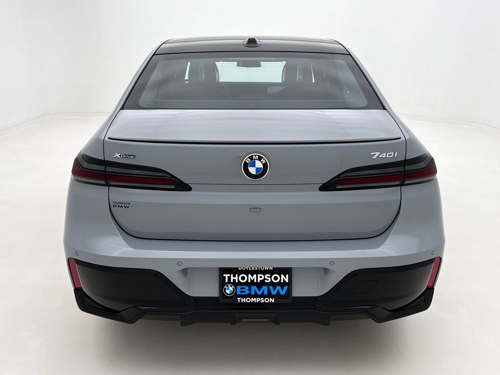New 2026 BMW 740i xDrive w/ Premium Package image 7