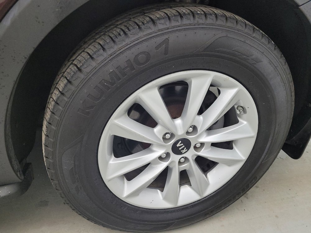 Used 2019 Kia Sorento AWD V6 image 31