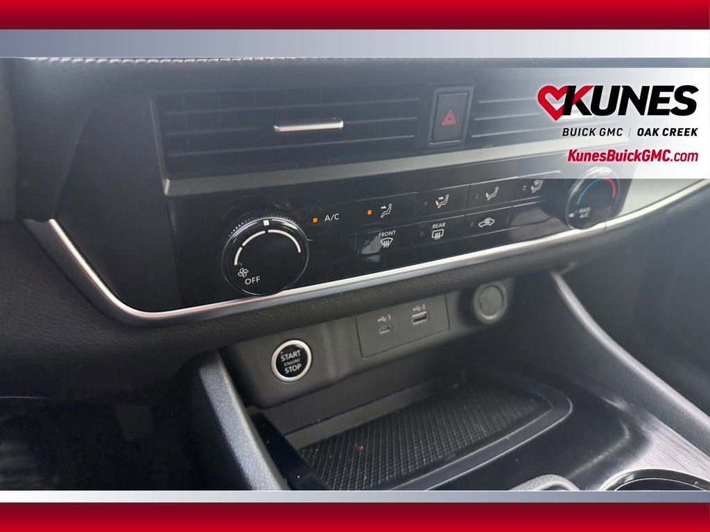 Used 2023 Nissan Rogue S AWD/4WD image 15