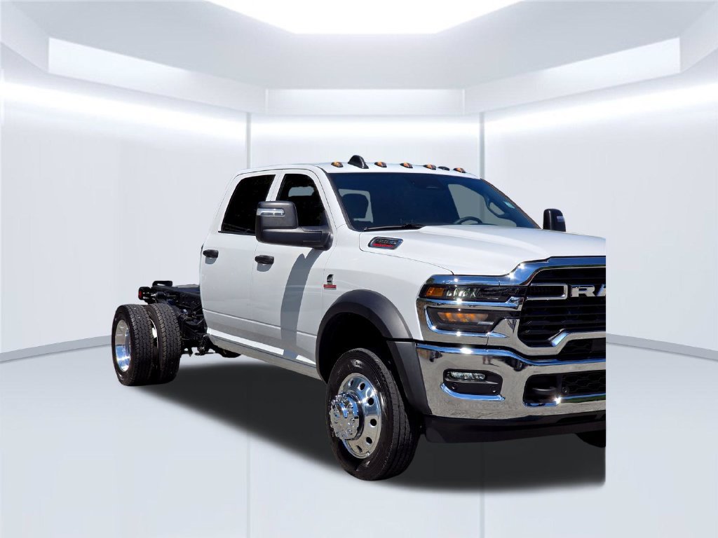 New 2026 RAM 5500 Tradesman w/ Chrome Appearance Group AWD/4WD image 39