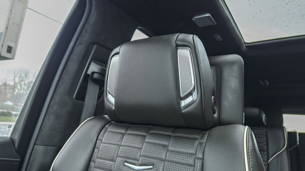 Used 2022 Cadillac Escalade ESV Sport Platinum w/ Heavy-Duty Trailer Package image 36