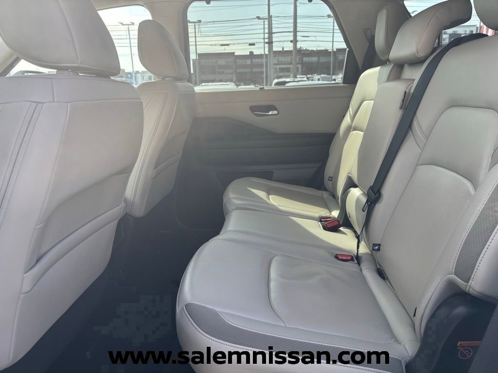 Certified 2023 Nissan Pathfinder SL image 11