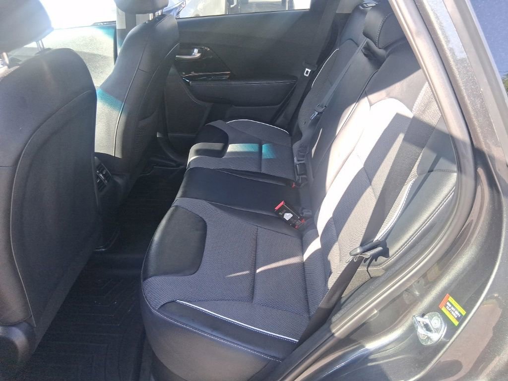 Certified 2022 Kia Niro EX w/ Cold Weather Package image 17