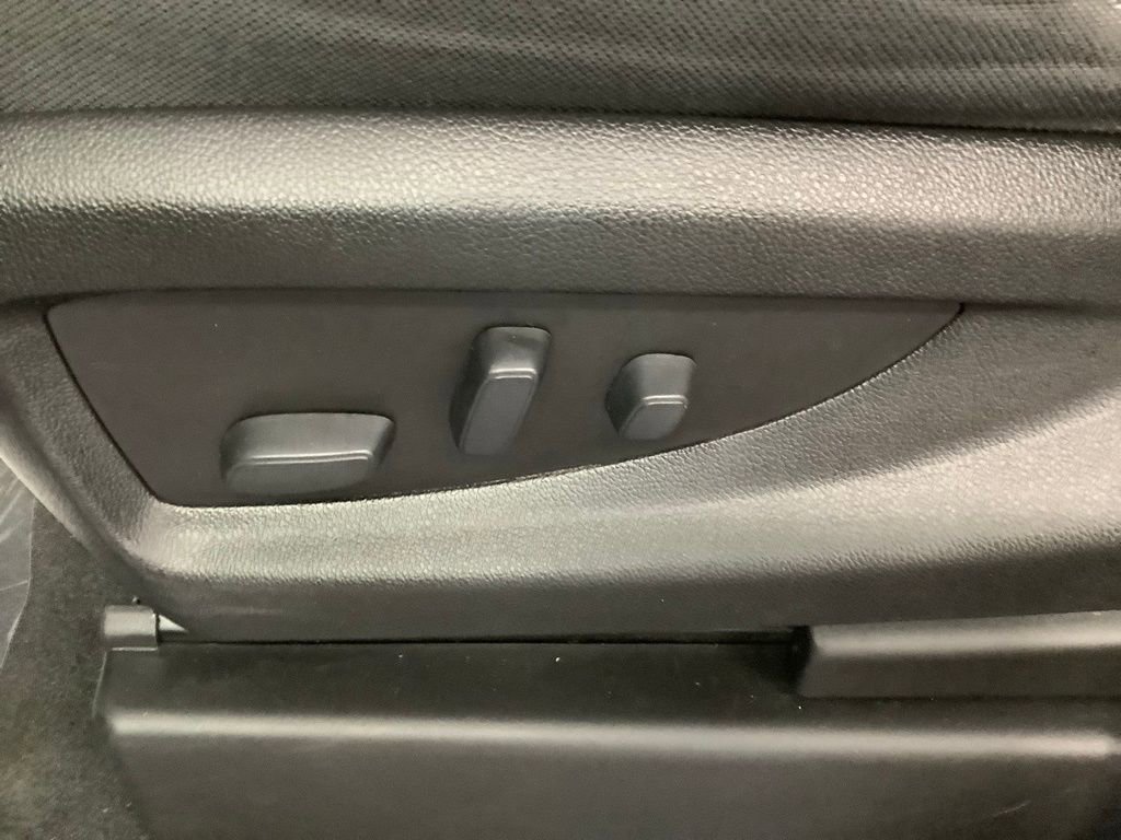 Used 2019 Chevrolet Tahoe LS w/ Enhanced Driver Alert Package AWD/4WD image 10