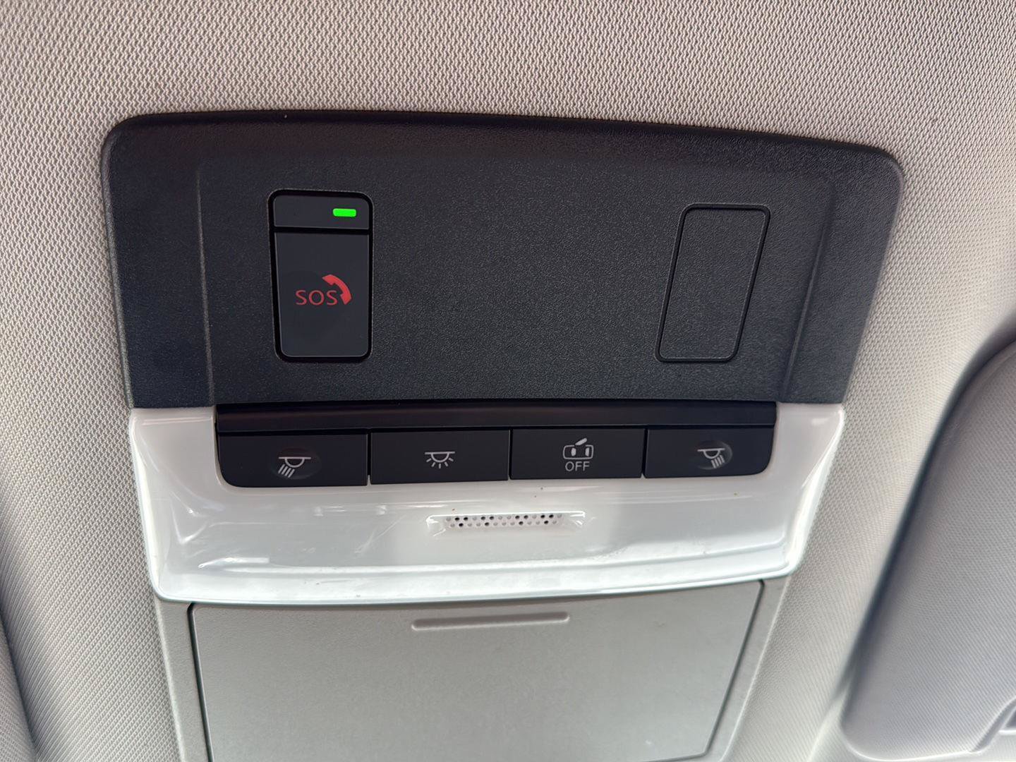 Used 2024 Nissan Pathfinder SL FWD image 18