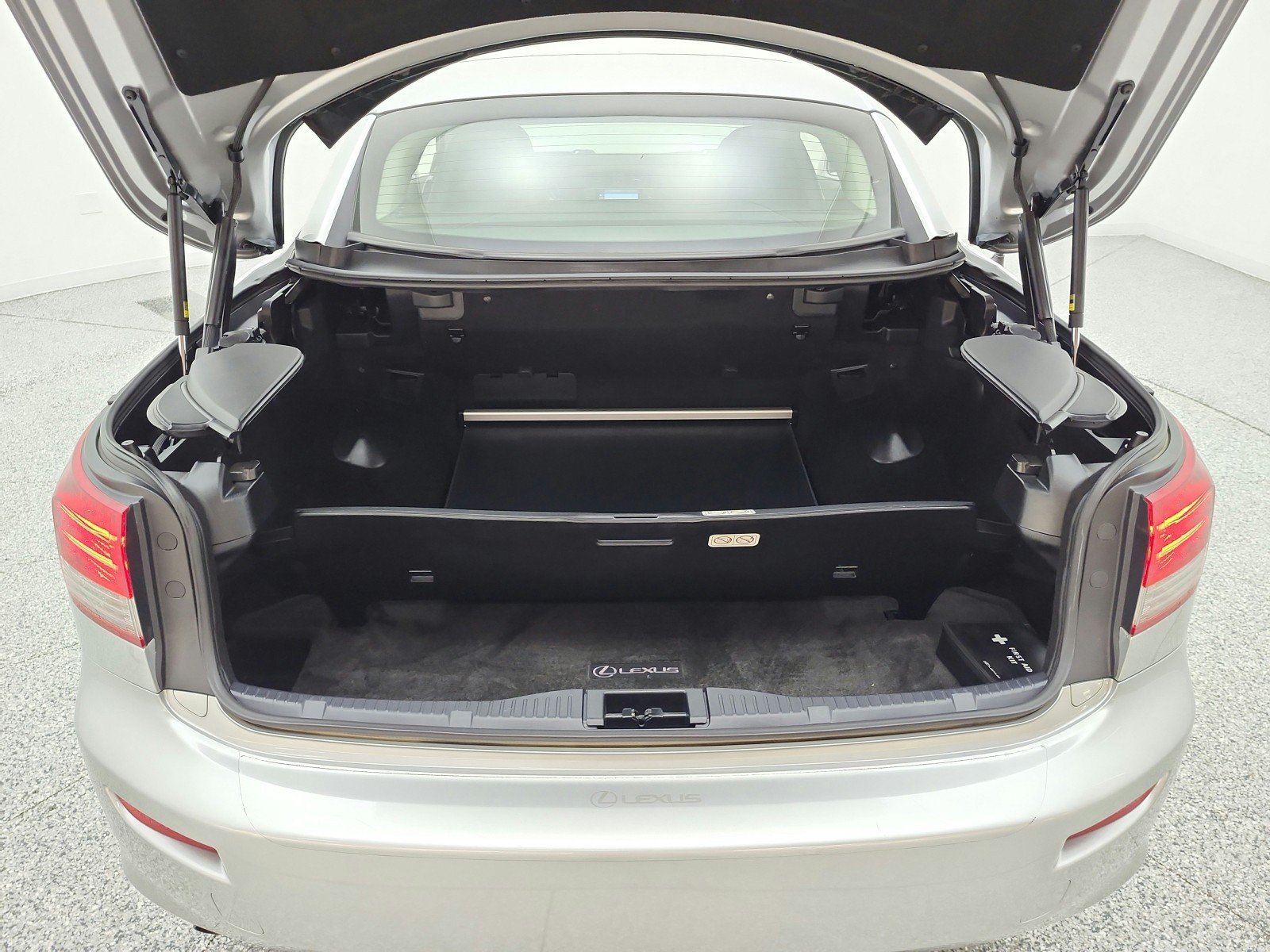 Used 2015 Lexus IS 250C w/ Navigation System Package RWD image 17