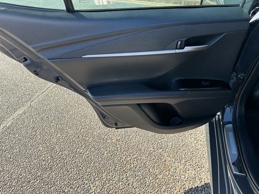 Used 2025 Toyota Camry LE w/ Convenience Package image 16